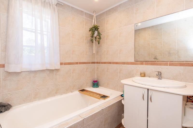 4 Bedroom Property for Sale in Constantia Western Cape